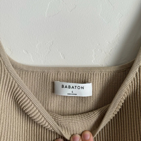 Aritzia Babaton Sculpt Knit Squareneck Cropped Tank Tan
Size L - Picture 6 of 10